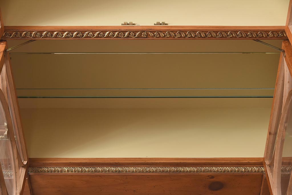展示品　IDC大塚家具　Baker(ベーカー社)　1967G　クラシカルなブックケース(本箱、収納棚、飾り棚、キャビネット)(定価約167万円)(R-041852)