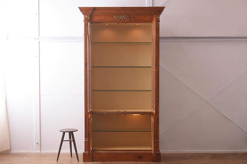 展示品　IDC大塚家具　Baker(ベーカー社)　1967G　クラシカルなブックケース(本箱、収納棚、飾り棚、キャビネット)(定価約167万円)(R-041852)