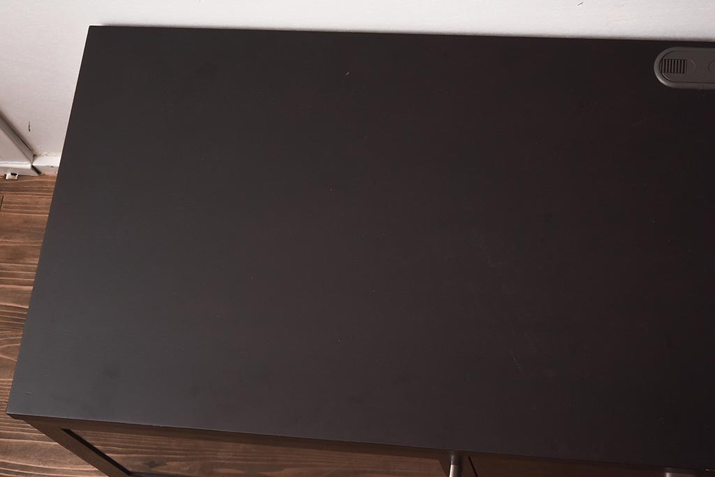 在庫未使用品　IDC大塚家具　アーリー・タイムスアルファ　エレール150F　金属取っ手のテレビ台(TVボード、ローボード)(定価約22万円)(R-041858)