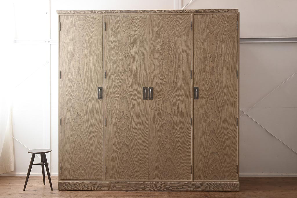 在庫未使用品　IDC大塚家具　加茂総桐箪笥　桃山　時代仕上げ　洋服タンス(総桐たんす、ワードローブ、着物たんす)(定価約398万円)(R-041893)
