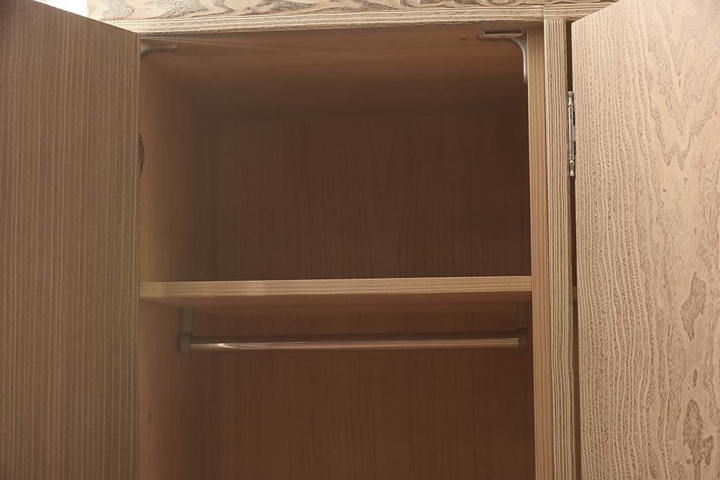 在庫未使用品　IDC大塚家具　加茂総桐箪笥　桃山　時代仕上げ　洋服タンス(総桐たんす、ワードローブ、着物たんす)(定価約398万円)(R-041893)