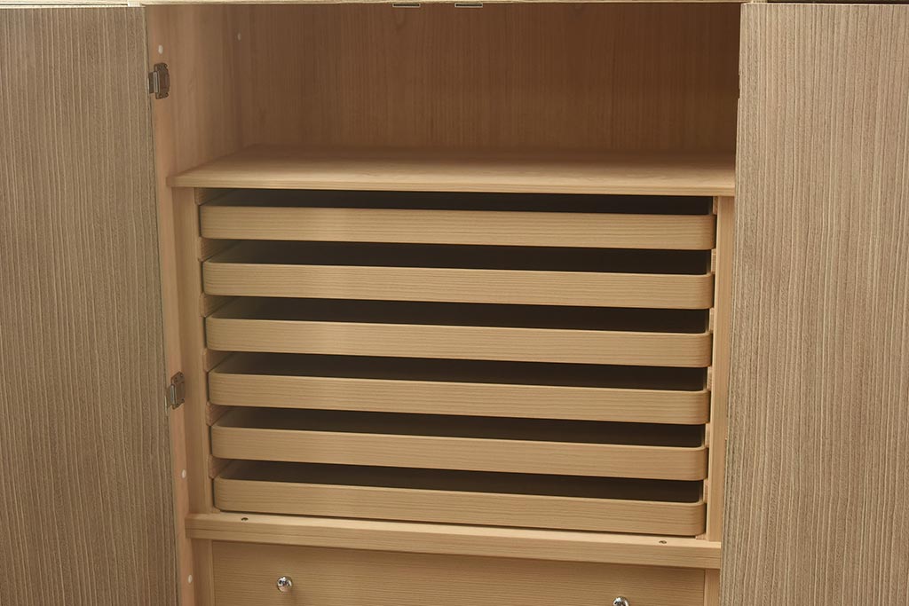 在庫未使用品　IDC大塚家具　加茂総桐箪笥　桃山　時代仕上げ　洋服タンス(総桐たんす、ワードローブ、着物たんす)(定価約398万円)(R-041893)