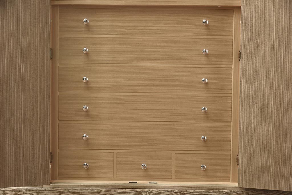 在庫未使用品　IDC大塚家具　加茂総桐箪笥　桃山　時代仕上げ　洋服タンス(総桐たんす、ワードローブ、着物たんす)(定価約398万円)(R-041893)