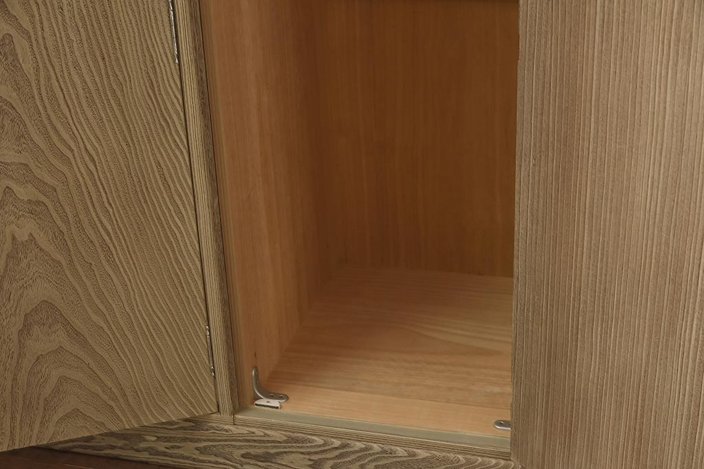 在庫未使用品　IDC大塚家具　加茂総桐箪笥　桃山　時代仕上げ　洋服タンス(総桐たんす、ワードローブ、着物たんす)(定価約398万円)(R-041893)