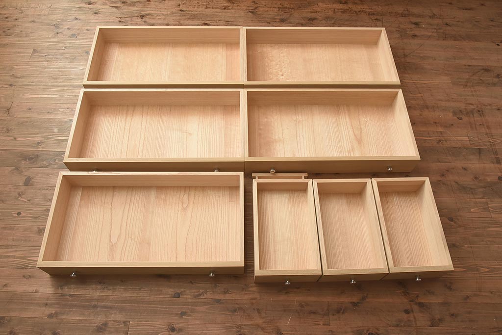在庫未使用品　IDC大塚家具　加茂総桐箪笥　桃山　時代仕上げ　洋服タンス(総桐たんす、ワードローブ、着物たんす)(定価約398万円)(R-041893)