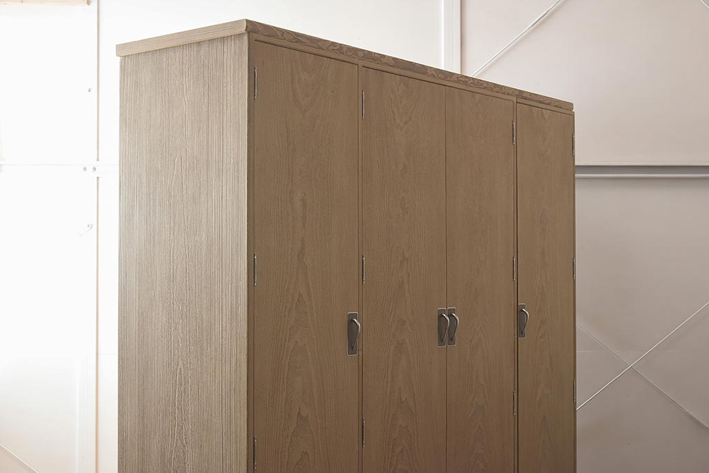 在庫未使用品　IDC大塚家具　加茂総桐箪笥　桃山　時代仕上げ　洋服タンス(総桐たんす、ワードローブ、着物たんす)(定価約398万円)(R-041893)