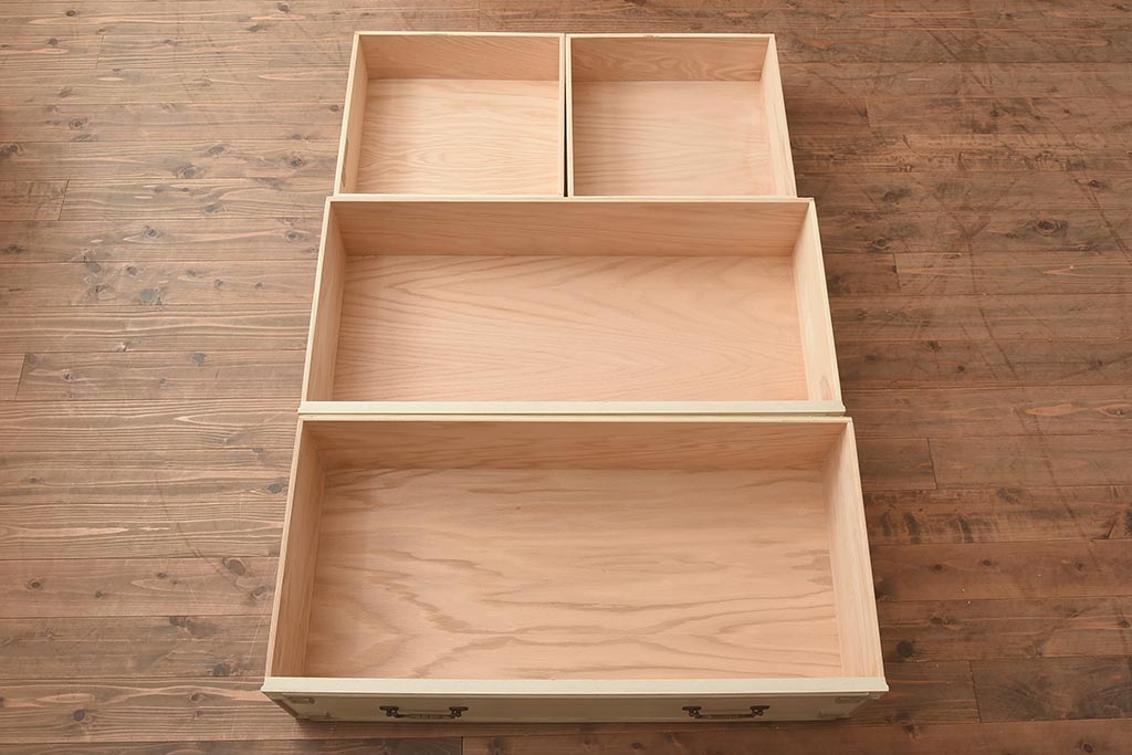 在庫未使用品　IDC大塚家具　ヒッコリーチェア社(HICKORY CHAIR)　2489-40IV　シノワズリ風のチェスト(引き出し)(定価約120万円)(R-041895)