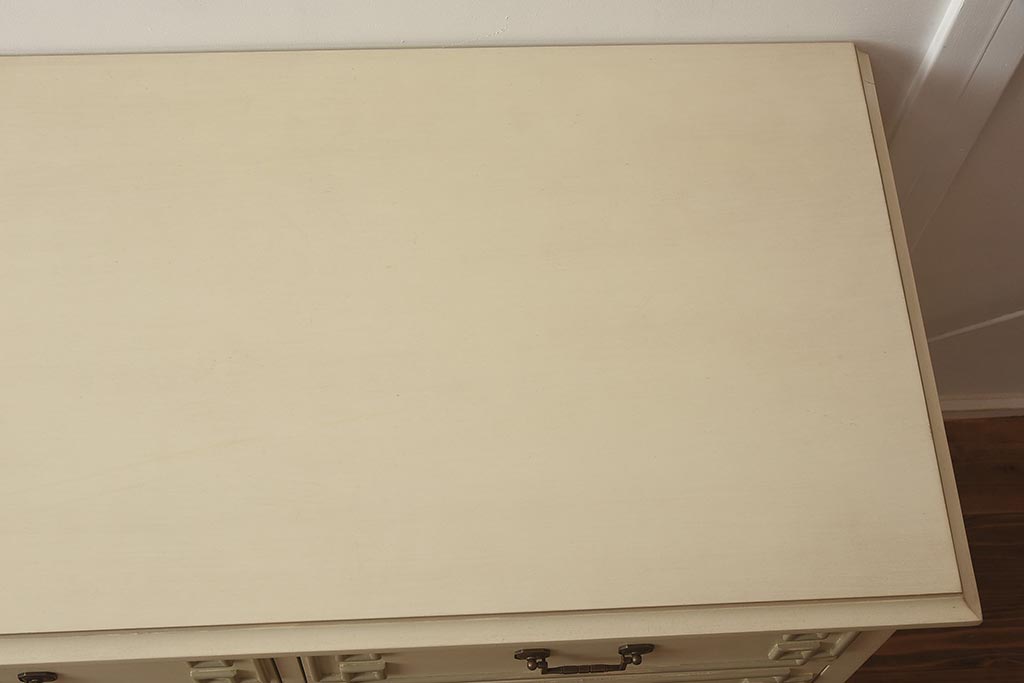 在庫未使用品　IDC大塚家具　ヒッコリーチェア社(HICKORY CHAIR)　2489-40IV　シノワズリ風のチェスト(引き出し)(定価約120万円)(R-041895)