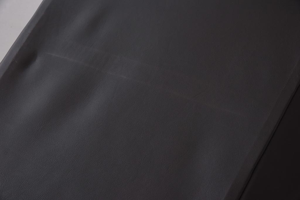 展示品　IDC大塚家具　LINLEY(リンレイ)　アストネット　革ブラック　アームチェア(一人掛けソファ、1人掛け)(定価約90万円)(R-041898)