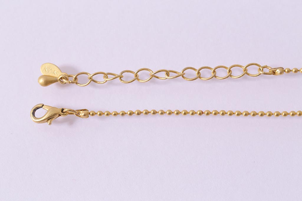 ヴィンテージ　UNICON　ハート型　マットなゴールドカラーが上品なペンダント(ネックレス、アクセサリー、ビンテージ)(R-041915)