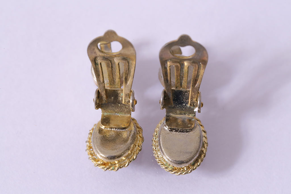 ビンテージアクセサリー　ビーズが可愛らしいイヤリング(R-041935)