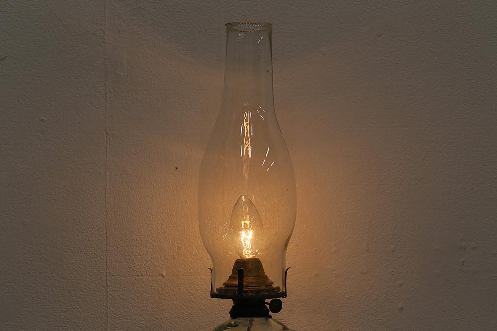 アンティーク照明　昭和初期　オイルランプリメイク　レトロなガラスが和む空間を演出するテーブルランプ(スタンドライト、卓上照明)(R-041940)