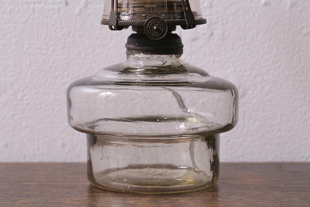アンティーク照明　昭和初期　オイルランプリメイク　レトロなガラスが和む空間を演出するテーブルランプ(スタンドライト、卓上照明)(R-041943)