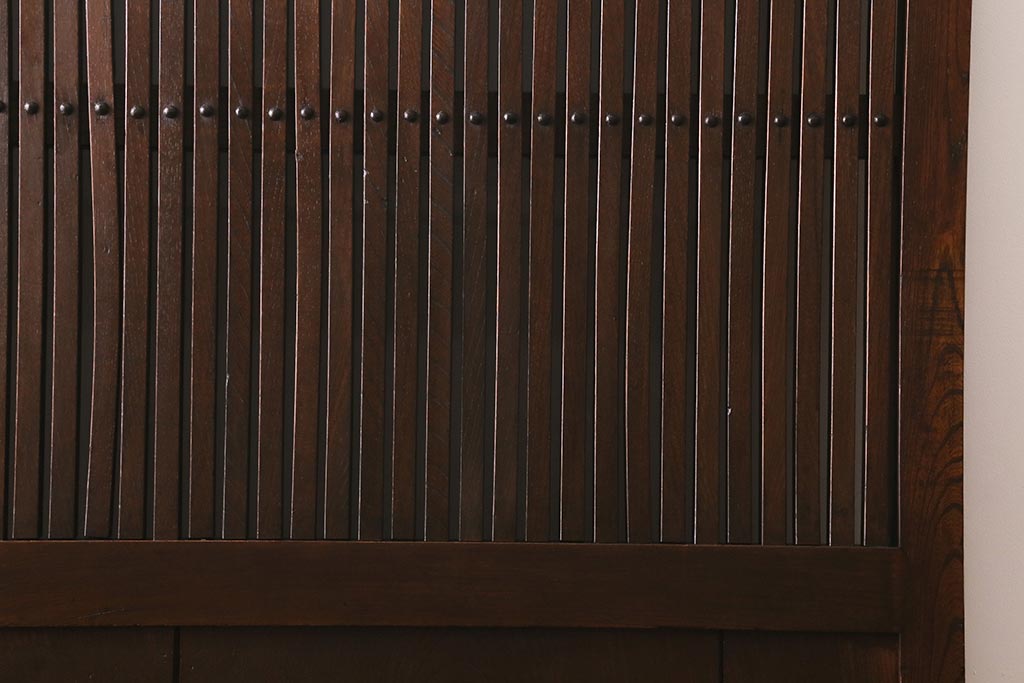 アンティーク建具　明治大正期　総ケヤキ材　丸に桔梗紋　上品な和の空間作りにおすすめの格子蔵戸(引き戸、玄関戸)(R-042014)