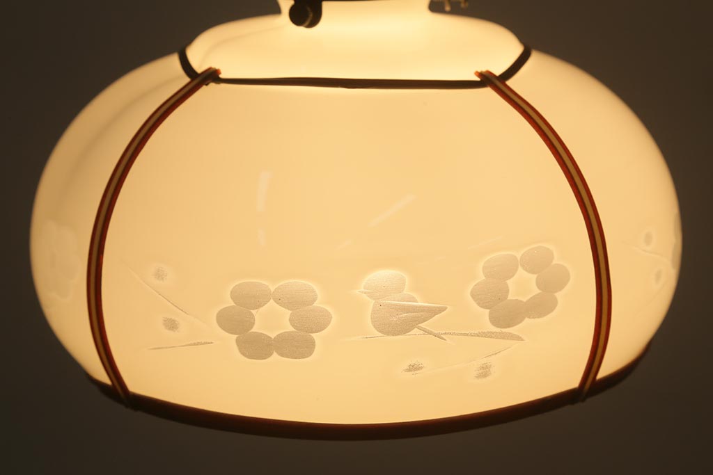 アンティーク照明　昭和初期　梅と小鳥の模様が可愛らしい天井照明(吊り下げ照明、ペンダントライト)(R-042031)