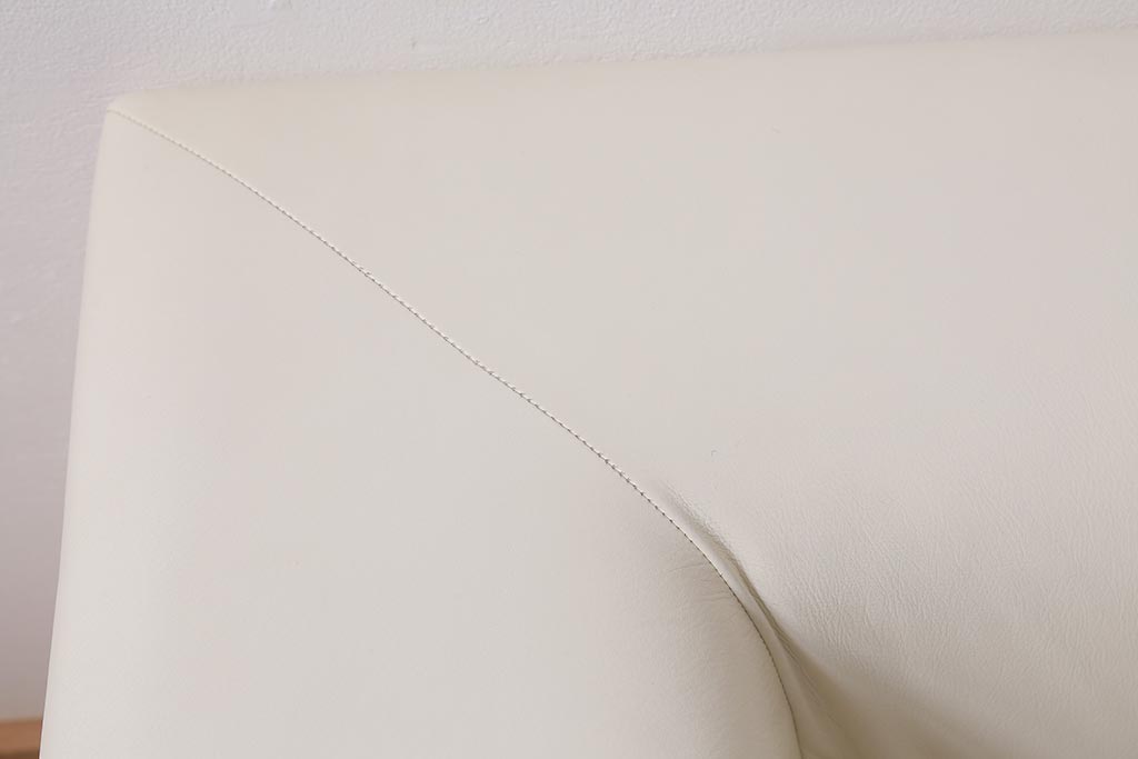 展示品 IDC大塚家具 リンレイ(LINLEY) ヘリックス 木製脚 本革 展示品 IDC大塚家具 リンレイ(LINLEY) ヘリックス 木製脚 本革