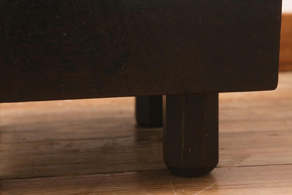 和製アンティーク　欅(ケヤキ)材　存在感のある足付将棋盤(花台、飾り台)(R-042048)