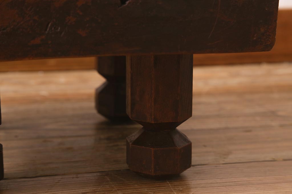 和製アンティーク　欅(ケヤキ)材　古い木の風合いが魅力的な足付将棋盤(花台、飾り台)(R-042049)