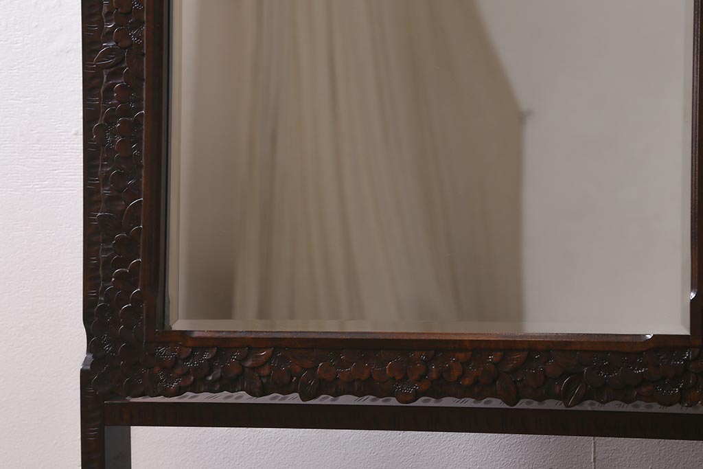 中古　伝統工芸　軽井沢彫り　桜の意匠が目を引く上品な佇まいの姿見(鏡、ミラー)(R-042059)