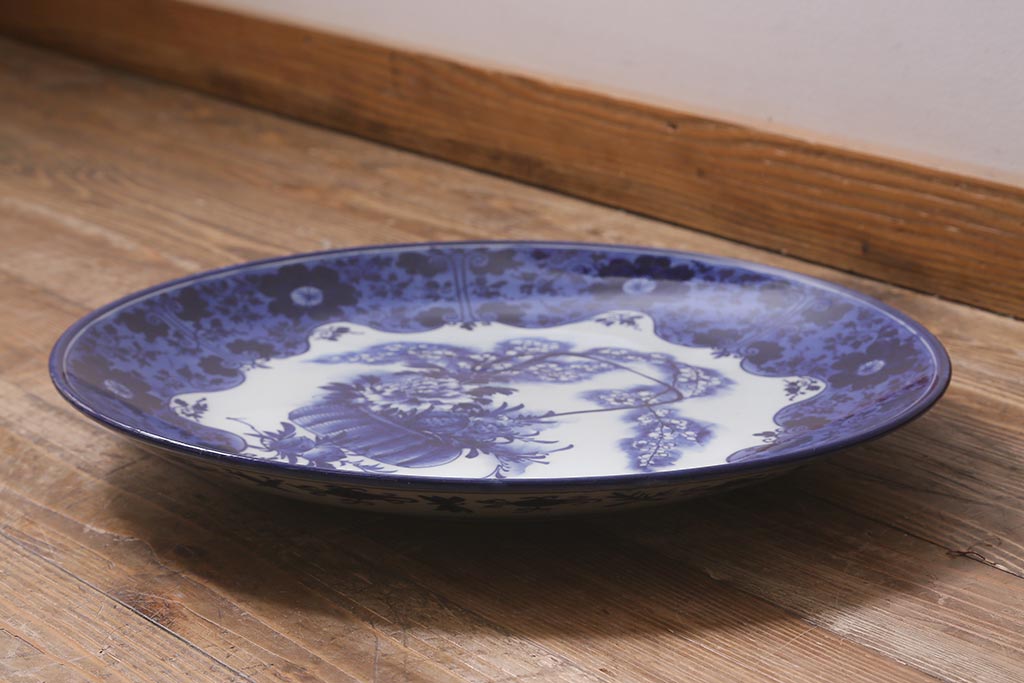 アンティーク雑貨　骨董　明治期　ベロ藍　花籠図　染付一尺六寸大皿(和食器)(R-042069)