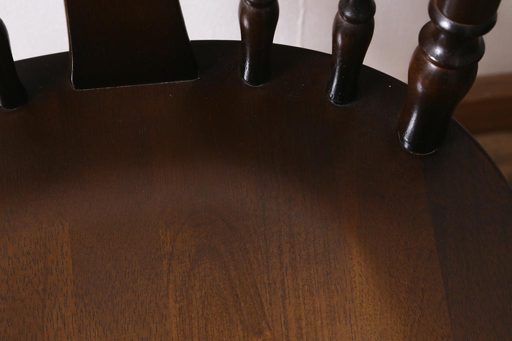 ビンテージ家具　飛騨産業　キツツキマーク　クラシカルな佇まいが魅力のダイニングチェア(椅子、コームバックチェア)(R-042090)