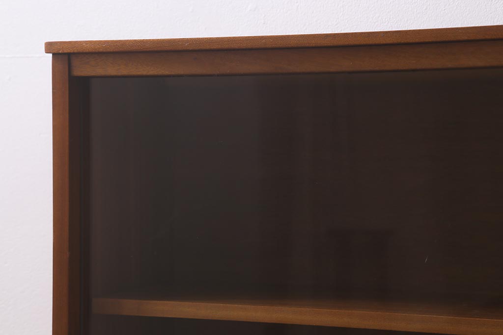 ヴィンテージ家具　北欧ビンテージ　チーク材　ミッドセンチュリースタイルにぴったりのキャビネット(リビングボード、飾り棚、収納棚、ブックケース)(R-042092)