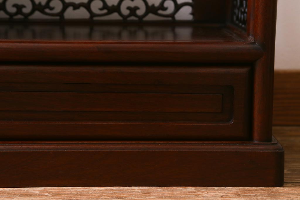 ヴィンテージ家具　民芸家具　カリン材製　上品な和の空間づくりにおすすめな飾り棚(茶棚、収納棚、ビンテージ、花梨材)(R-042093)