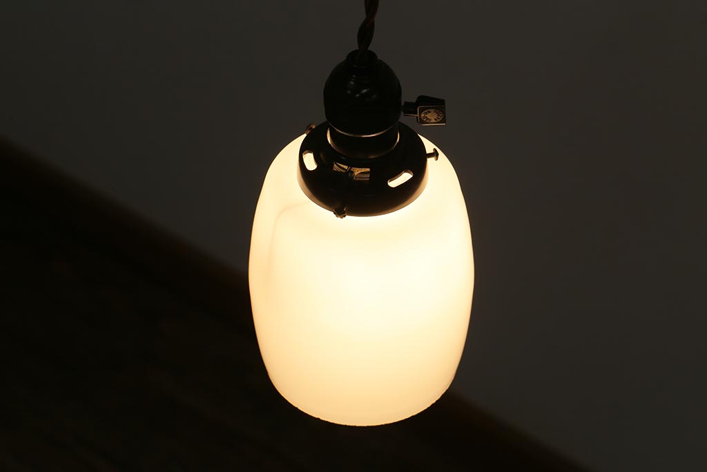 レトロ照明　昭和レトロ　ノスタルジックな雰囲気が漂うの筒型天井照明(吊り下げ照明、ペンダントライト)(R-042096)