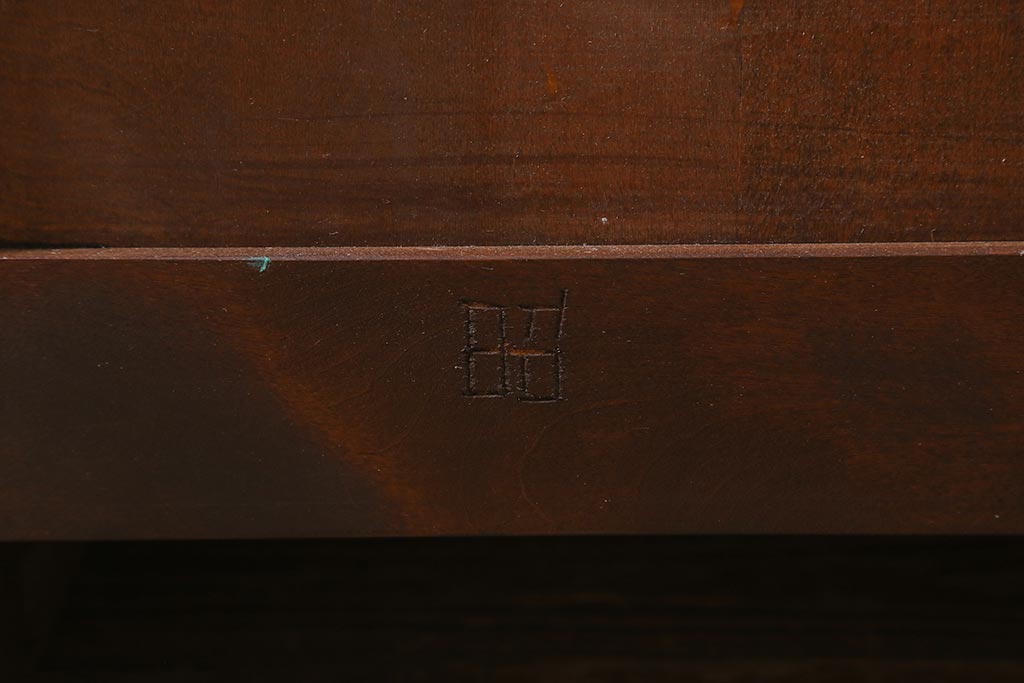 中古　松本民芸家具　洗練された佇まいが魅力的なC型下駄箱(別注品)(収納棚)(定価約45万円)(R-042123)