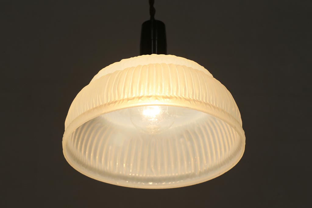アンティーク照明　昭和初期　オパールガラス　上品な淡い光がお部屋を満たす吊り下げ照明(天井照明、電笠、シェード、ペンダントライト)(R-042141)