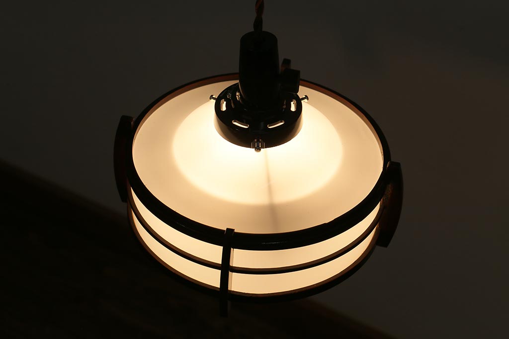 アンティーク照明　木製フレームが和の雰囲気高めるペンダントライト(天井照明、吊り下げ照明)(R-042147)