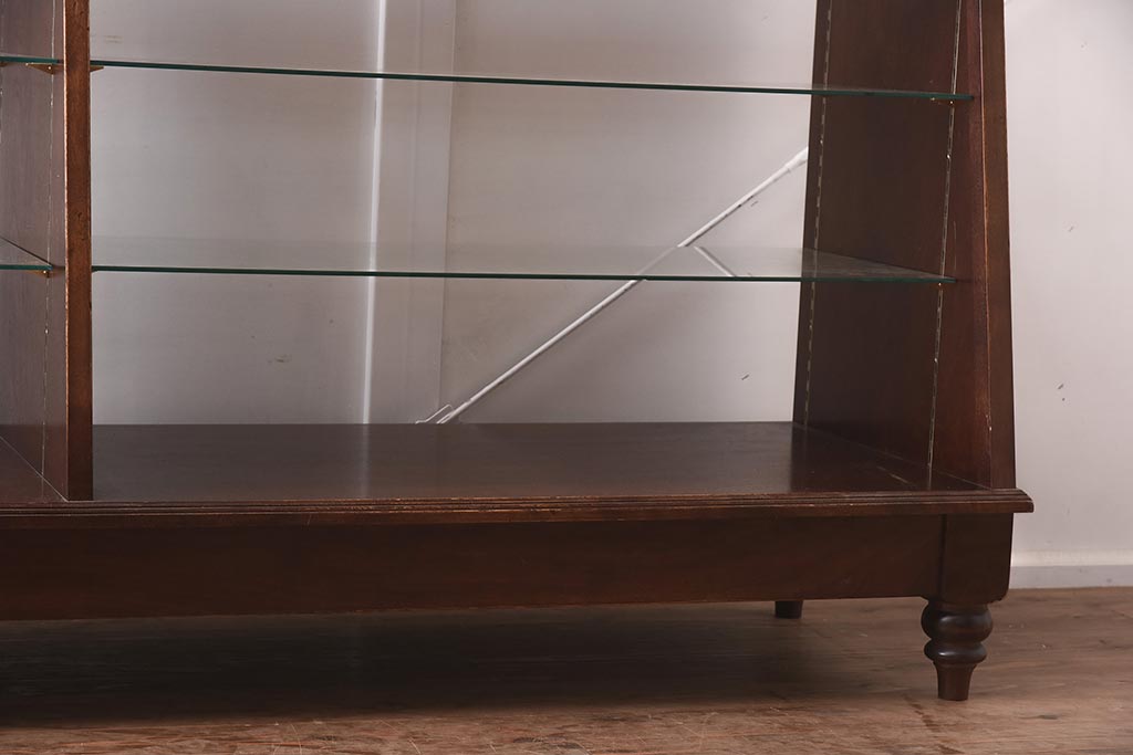 中古　脚付き　シックな雰囲気漂う木製ガラスケース(ショーケース、陳列棚、飾り棚)(R-042161)