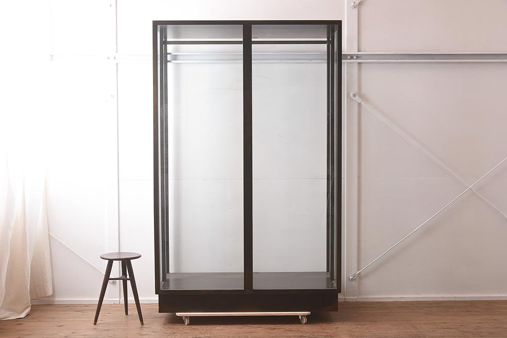 中古　吊りタイプ　シンプルでクラシカルなガラスケース(ショーケース、陳列棚)(R-042163)