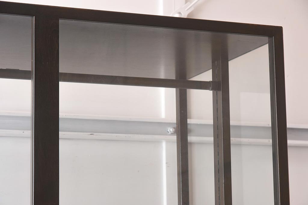 中古　吊りタイプ　シンプルでクラシカルなガラスケース(ショーケース、陳列棚)(R-042163)