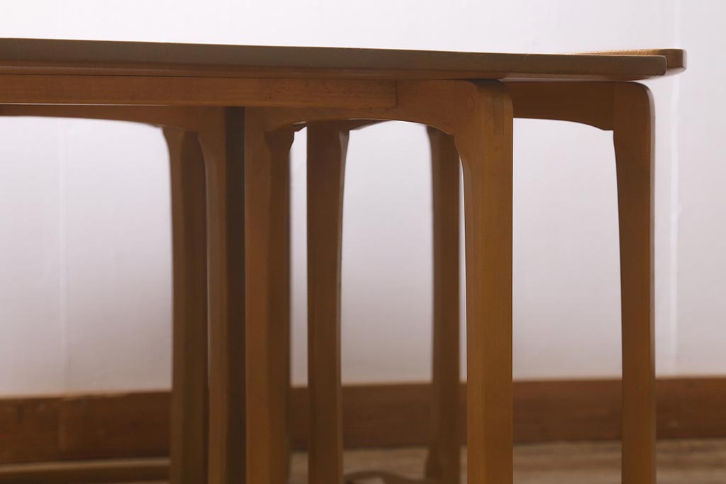 ヴィンテージ家具　イギリスビンテージ　ERCOL(アーコール)　レアもの!　様々な使い方ができるコーヒーテーブルセット(サイドテーブル)(R-042167)
