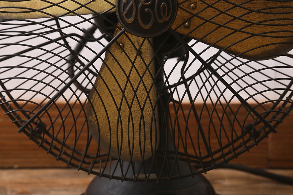 アンティーク雑貨　芝浦製作所(SEW)　TOSHIBA　レア　箱付き　12インチ　鉄製　昭和レトロな扇風機(ファン)(R‐042176)
