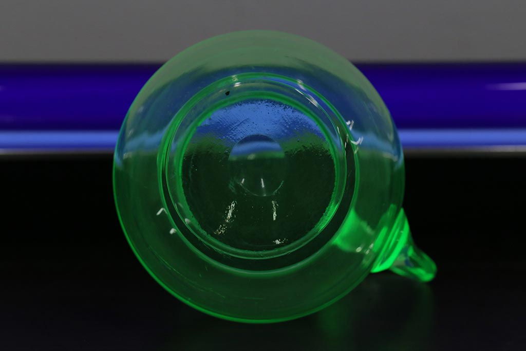 レトロ雑貨　昭和初期　ウランガラス　ピッチャー(水差し、水注、和ガラス)(R-042198)