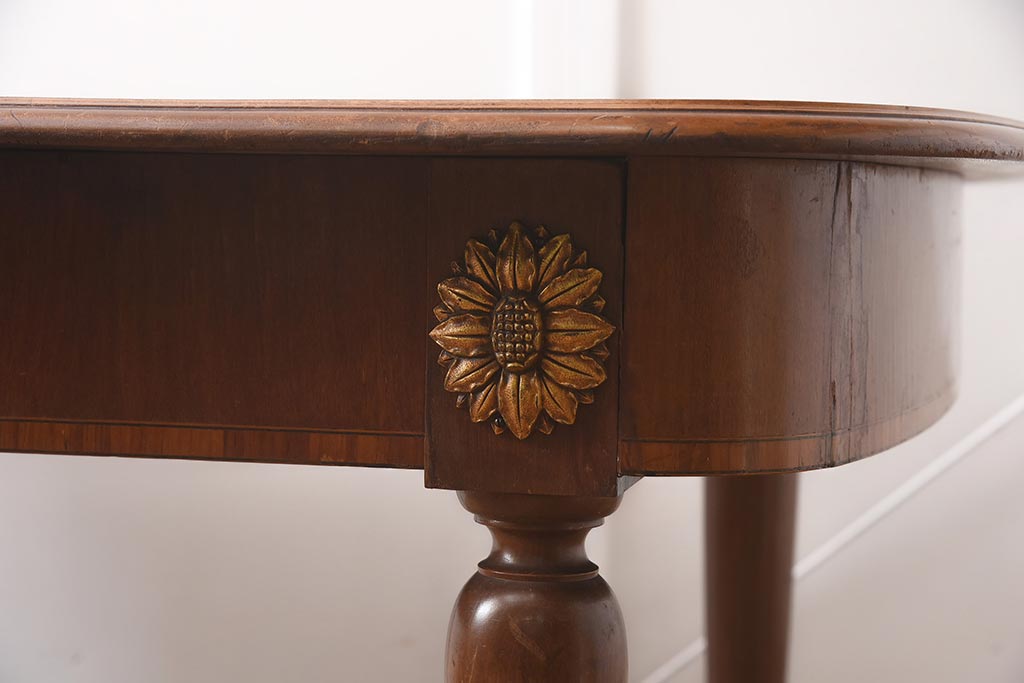 アンティーク家具　フランスアンティーク　ウォールナット材　花のモチーフが魅力的なダイニングテーブル(R-042212)
