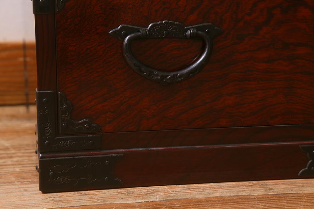 中古　熊野洞　からくり付き　荘厳な佇まいの手許箪笥(仙台箪笥)(定価約60万円)(R-042224)