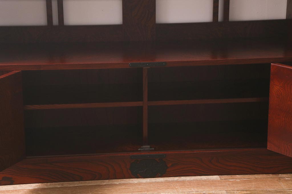中古　伝統民芸　岩谷堂箪笥　重厚な和の雰囲気漂う飾り棚付きサイドボード(収納箪笥)(R-042225)