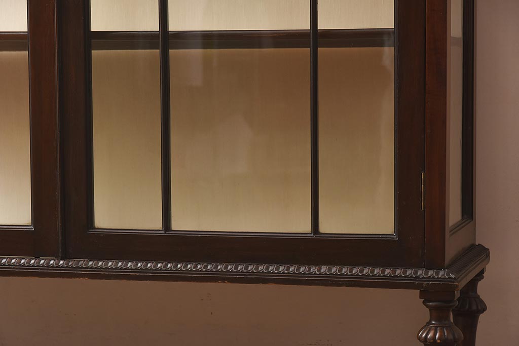 アンティーク家具　イギリスアンティーク　マホガニー材　エレガントな佇まいが魅力のガラスキャビネット(ガラスケース、陳列棚、ショーケース)(R-042233)