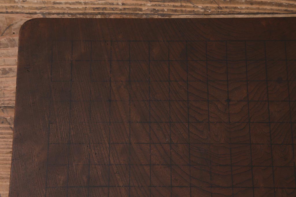 アンティーク雑貨　大正昭和初期　ケヤキ一枚板　古い木の味わいが楽しめる囲碁盤(ディスプレイ雑貨)(R-042262)