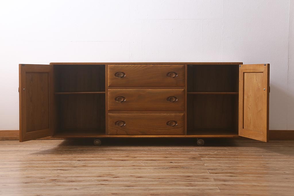 ヴィンテージ家具　イギリスビンテージ　ERCOL(アーコール)　ウィンザーサイドボード(キャビネット、収納棚、リビングボード)(R-042276)
