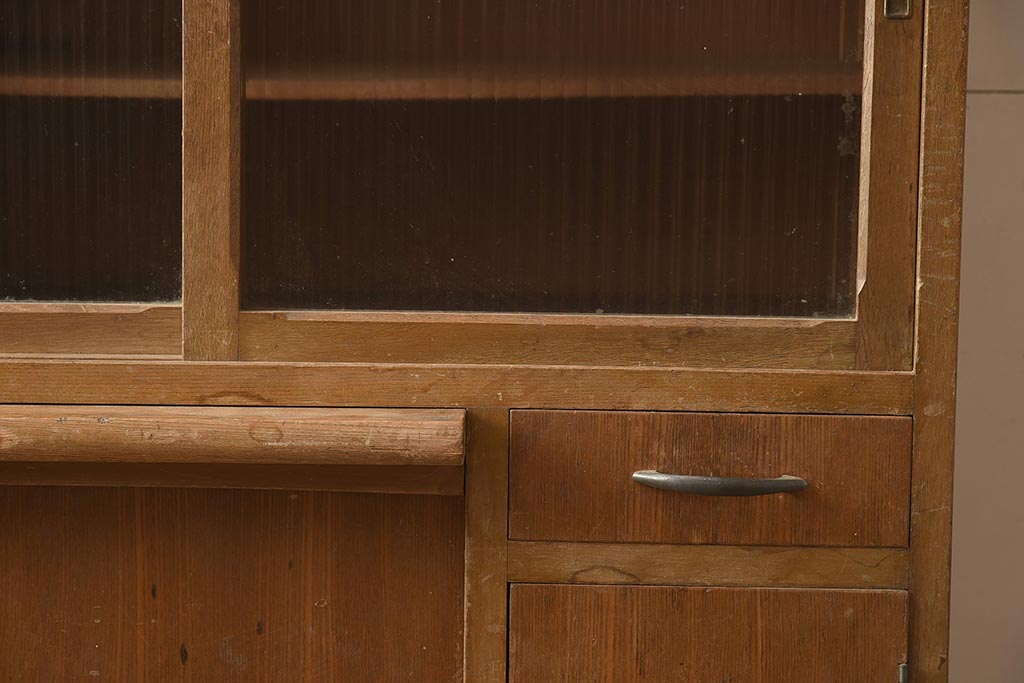 レトロ家具　作業台付き　ナチュラルスタイルにも合う食器棚(収納棚、キャビネット)(R-042278)