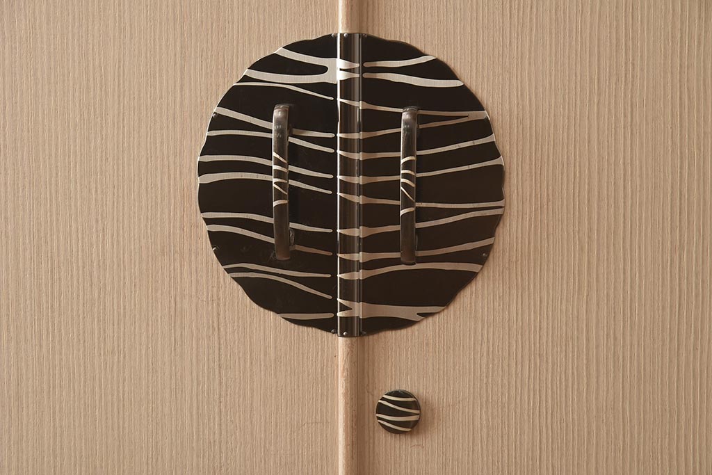 中古　伝統工芸　総桐材　すっきりとして品のある加茂総桐箪笥(総桐たんす、衣装箪笥、和タンス)(R-042338)