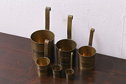 ヴィンテージ雑貨　フランスビンテージ　味のある風合いがおしゃれな青銅製の計量カップ6個セット(メジャーカップ)(R-042351)