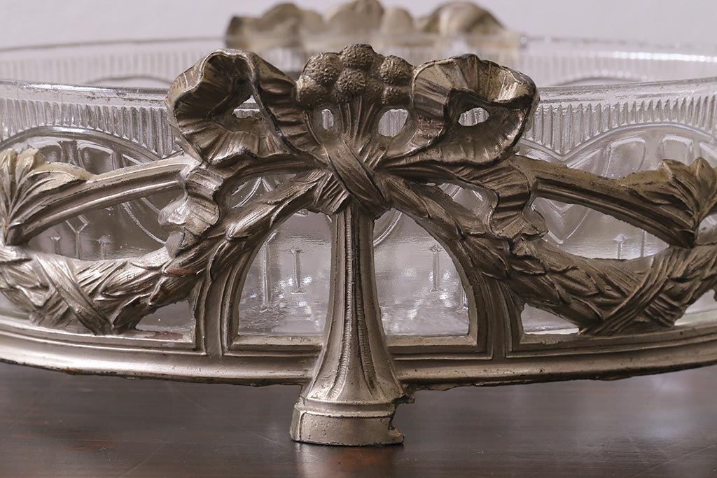 アンティーク雑貨　フランスアンティーク　ルイ16世様式　装飾がクラシカルなジャルディニエール(テーブルウェア、フラワーポット)(R-042354)