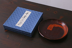 村瀬治兵衛　干菓子器(木製漆器)(R-042357)