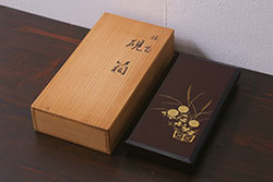 平安象彦　共箱　垣菊蒔絵　硯箱(木製漆器)(R-042359)