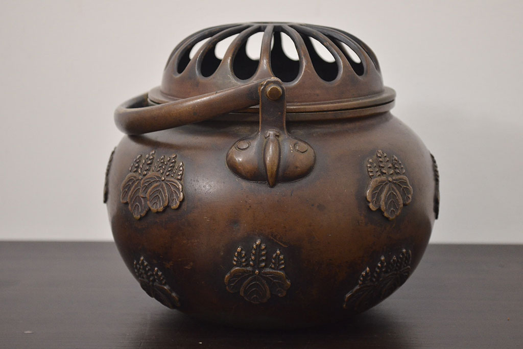アンティーク雑貨 明治期 大明宣徳年製 桐紋 古銅 香炉(真鍮)(R アンティーク雑貨 明治期 大明宣徳年製 桐紋 古銅 香炉(真鍮)(R